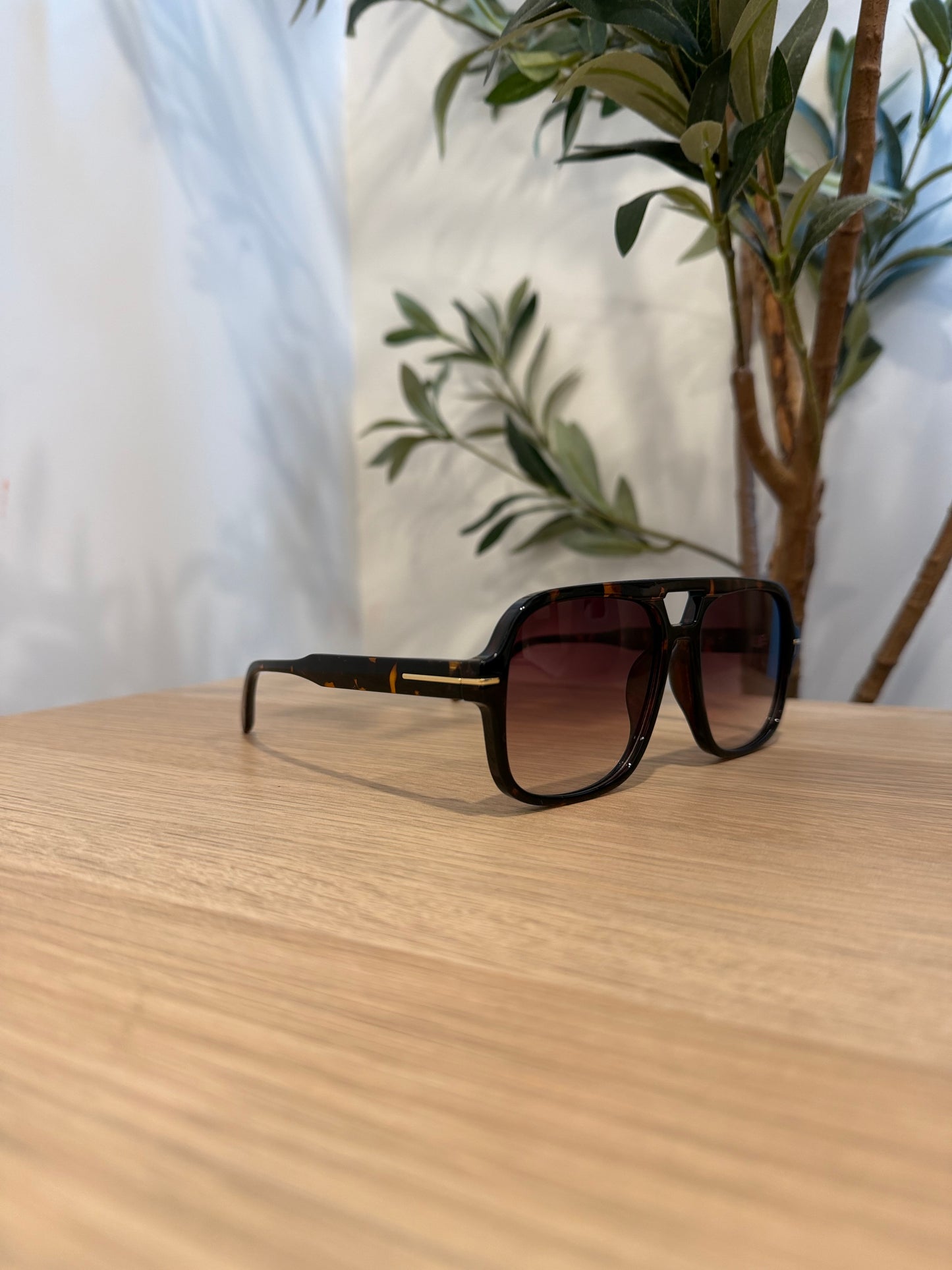 Natalie Oversized Aviator Sunglasses - Brown
