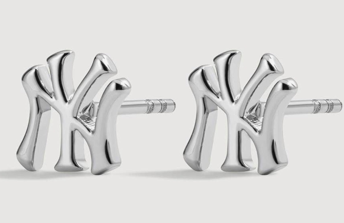 PRE ORDER - YANKEES SILVER STUD EARRINGS